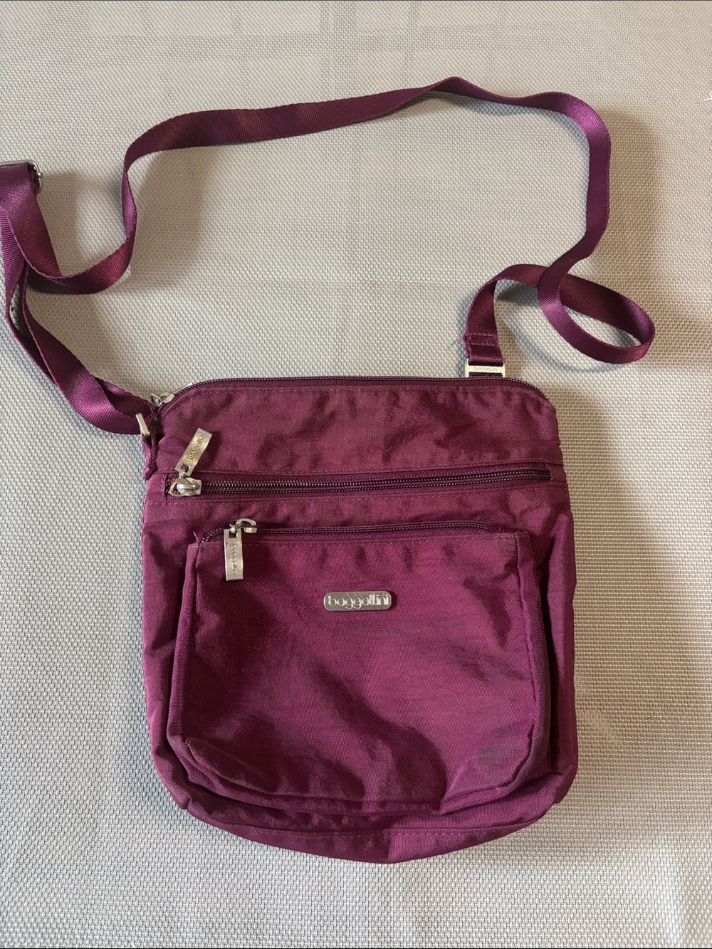 Baggallini Plum Crossbody with Satin Strap EUC